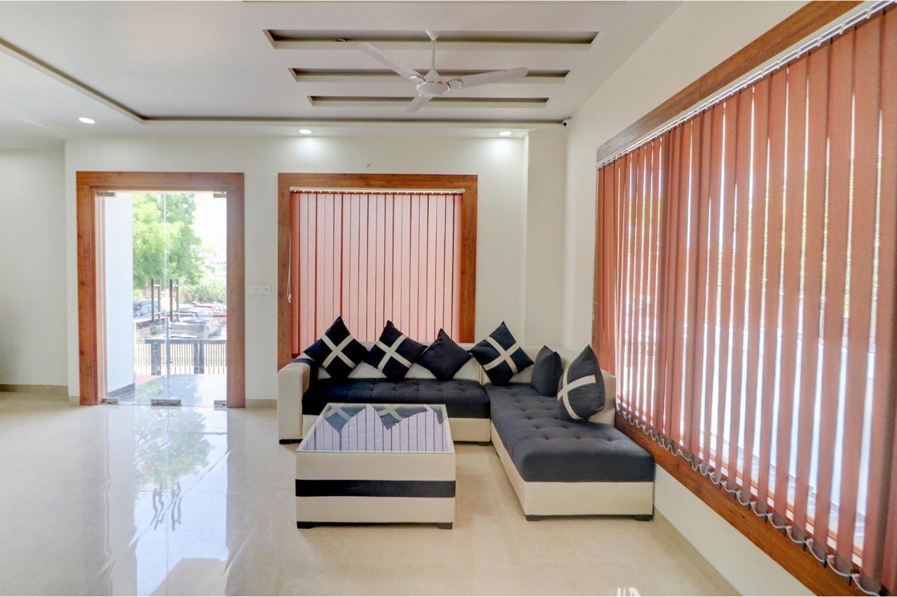 لاكناو Fabexpress The Regalia Inn المظهر الخارجي الصورة