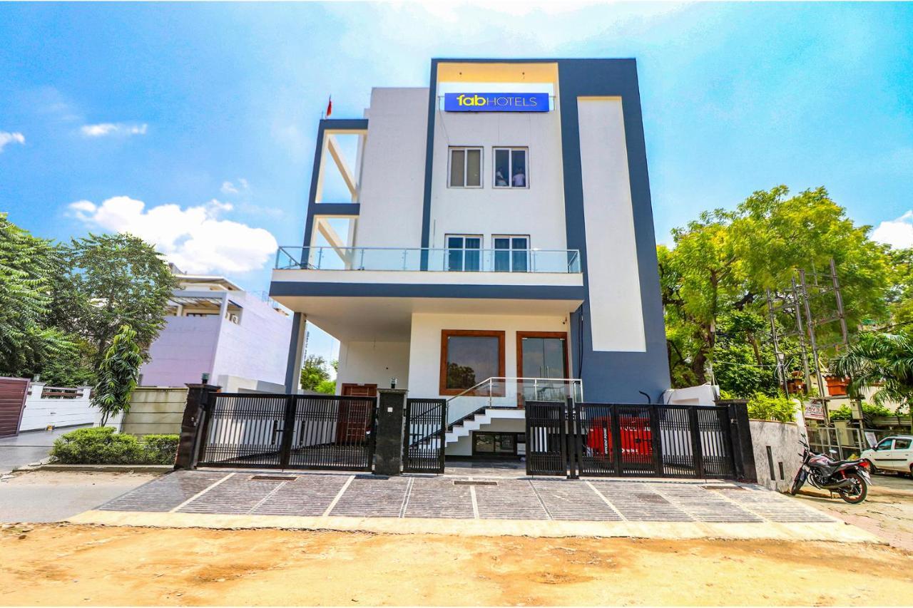 لاكناو Fabexpress The Regalia Inn المظهر الخارجي الصورة