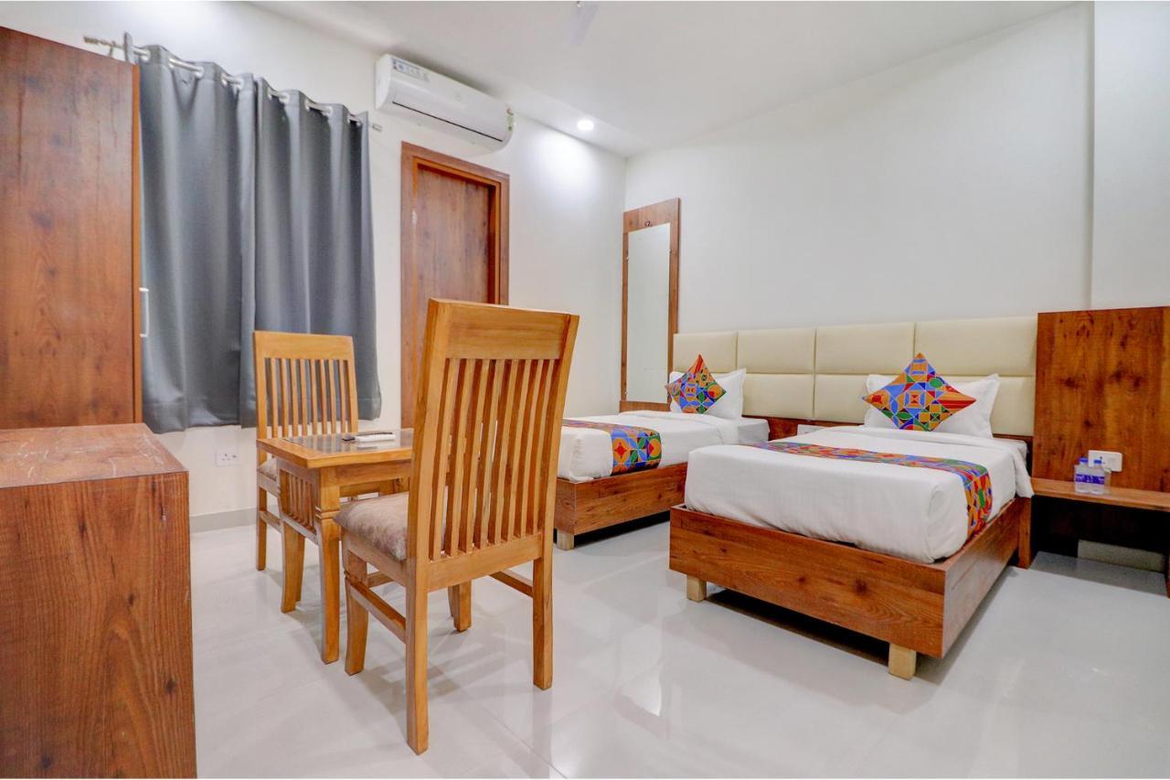 لاكناو Fabexpress The Regalia Inn المظهر الخارجي الصورة