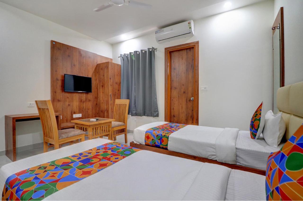 لاكناو Fabexpress The Regalia Inn المظهر الخارجي الصورة